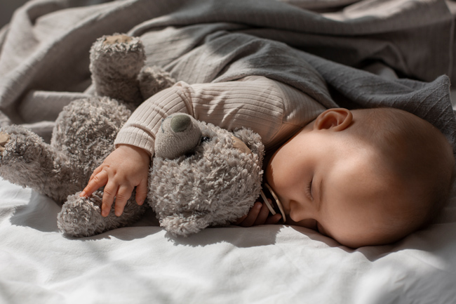 خواب کافی برای تقویت هوش نوزاد